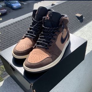 Air Jordan 1 Dark Chocolate Mid SE